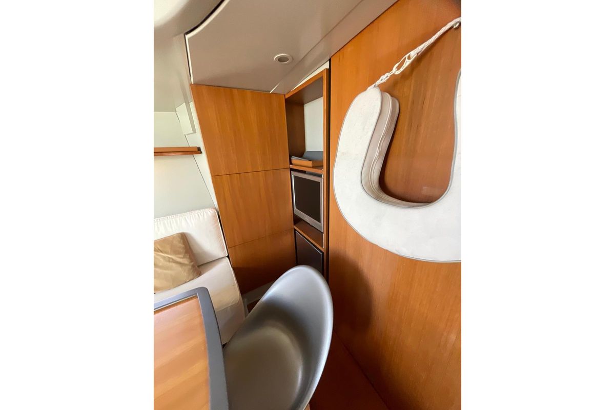 2003 Maxi Dolphin 65 