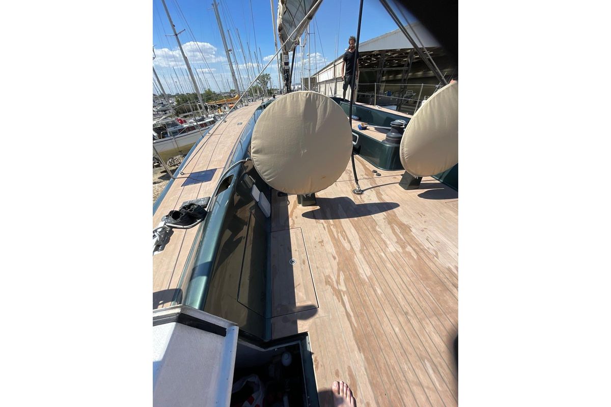 2003 Maxi Dolphin 65 