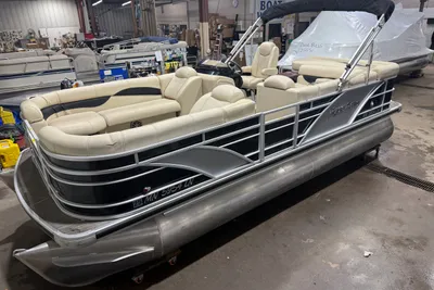 AquaPatio 200 Cruise Pontoon & Yamaha 90HP 4-Stroke EFI