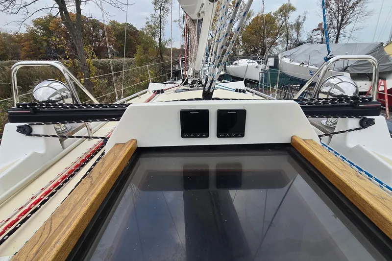 Irie Yacht Photos Pics 2018 Tartan 345 sailboat deck with rigging and navigation equipment.
