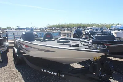 Tracker SAVAGE™ 215