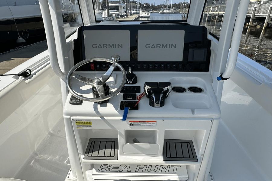 2022 Sea Hunt 25 Game Fish