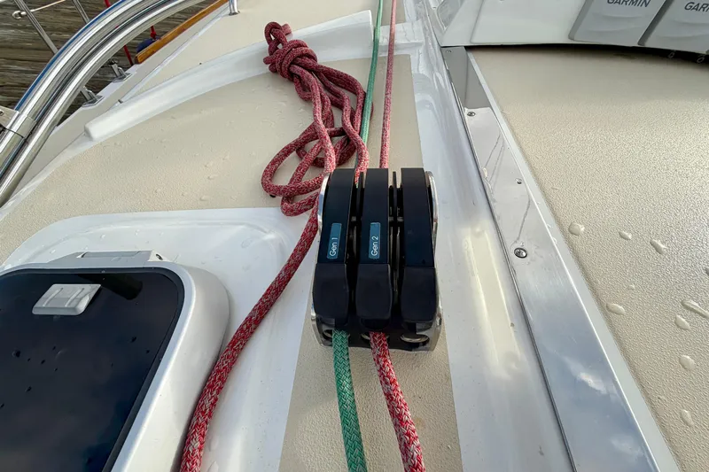 Kittywake Yacht Photos Pics Deck of 1996 J Boats J/42 with ropes and cleats.