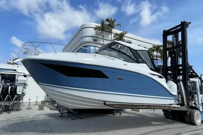 Sea Ray Sundancer 320 Outboard