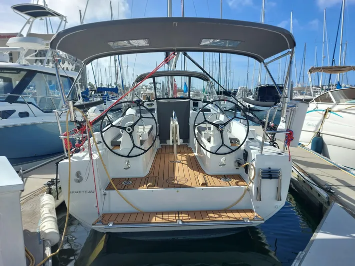 "makai" Yacht Photos Pics Beneteau Oceanis 30.1 sailboat, 2020 model, docked at marina with dual steering wheels.