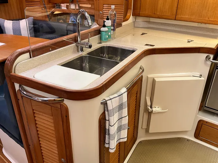 Sea Escape Yacht Photos Pics 