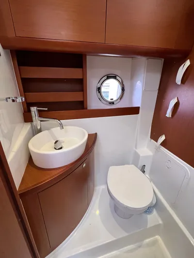  Yacht Photos Pics Head