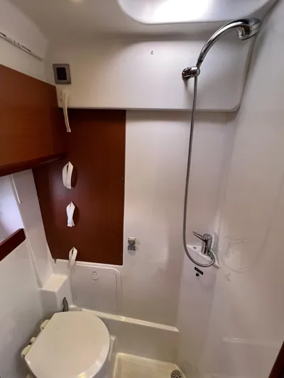  Yacht Photos Pics Head/Shower