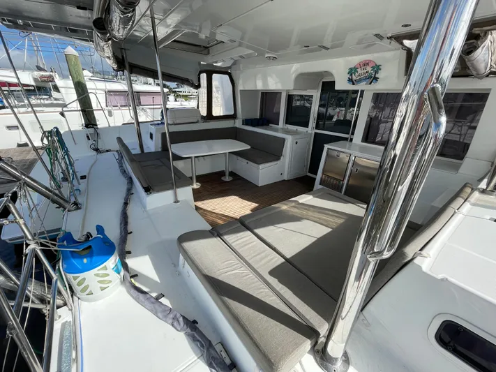 Stray Cats Yacht Photos Pics 