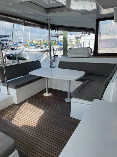 Stray Cats Yacht Photos Pics 