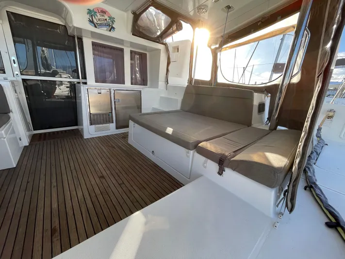 Stray Cats Yacht Photos Pics 