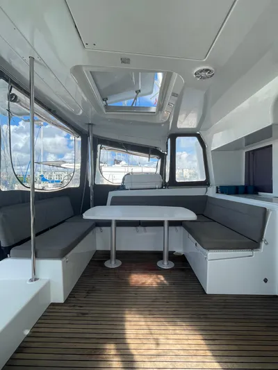 Stray Cats Yacht Photos Pics 