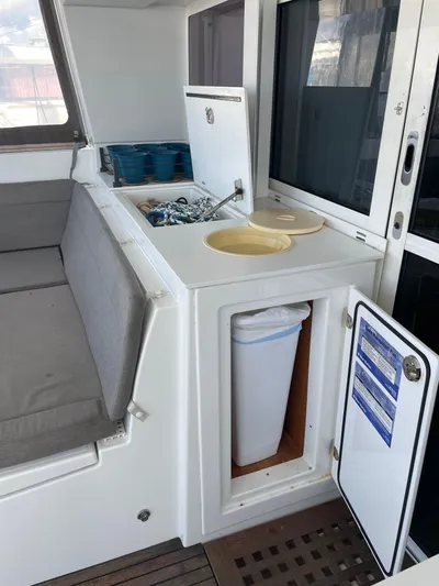 Stray Cats Yacht Photos Pics 