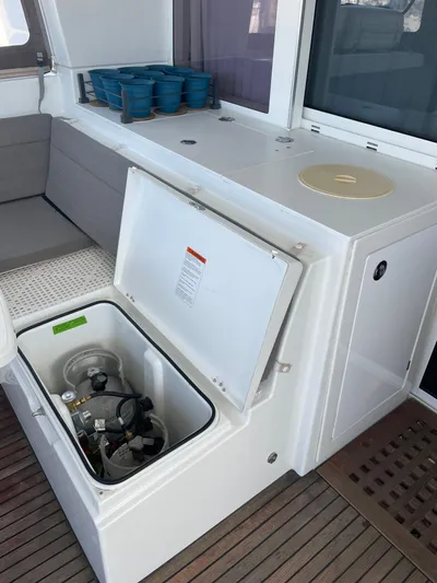 Stray Cats Yacht Photos Pics 