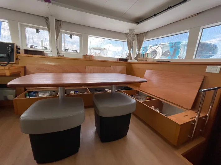 Stray Cats Yacht Photos Pics 