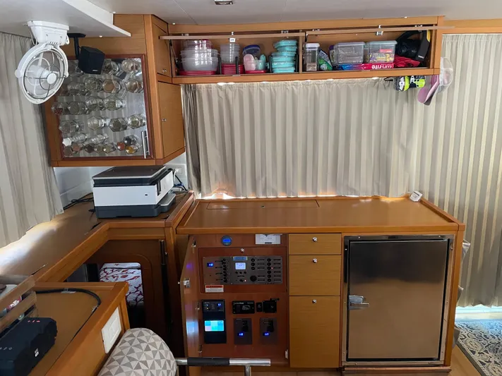 Stray Cats Yacht Photos Pics 