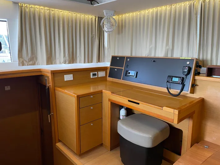 Stray Cats Yacht Photos Pics 