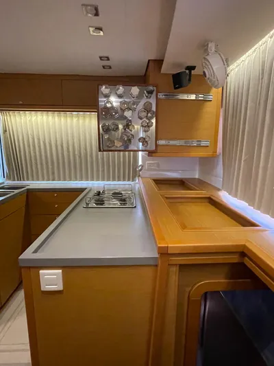 Stray Cats Yacht Photos Pics 