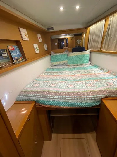 Stray Cats Yacht Photos Pics 