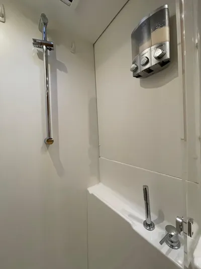 Stray Cats Yacht Photos Pics 