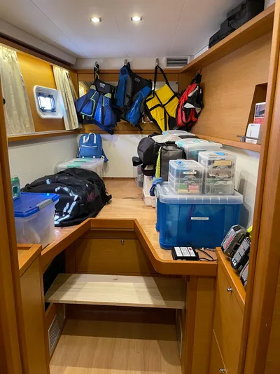 Stray Cats Yacht Photos Pics 