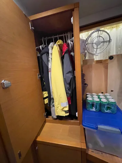 Stray Cats Yacht Photos Pics 