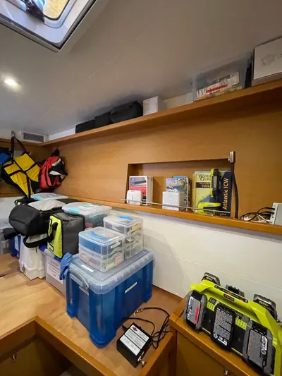 Stray Cats Yacht Photos Pics 