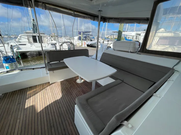 Stray Cats Yacht Photos Pics 