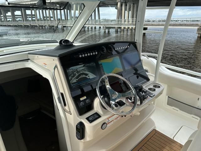 2020 Boston Whaler 420 Outrage