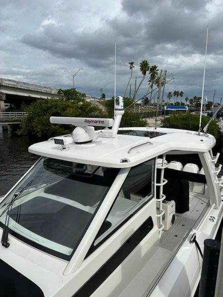 2020 Boston Whaler 420 Outrage