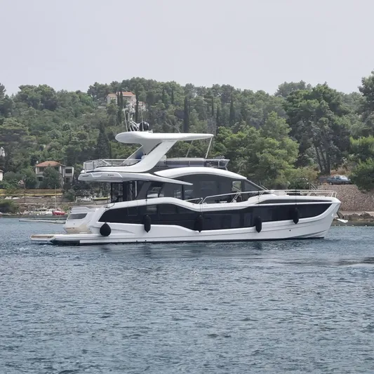  Yacht Photos Pics Galeon 560 Fly