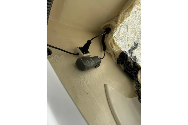 57800 265dc Sf Yacht Photos Pics 2026 World Cat 265 DC-X boat interior with electrical plug and chain detail.