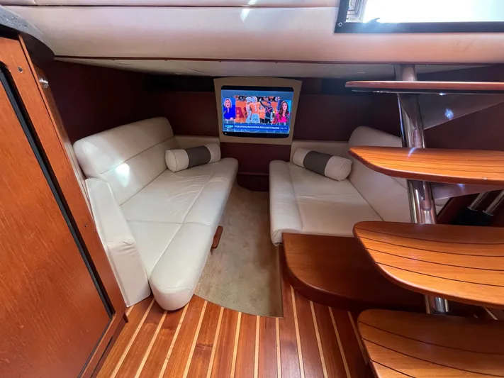 2009 Tiara 3500 Sovran Yacht Photos Pics 