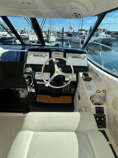 2009 Tiara 3500 Sovran Yacht Photos Pics 