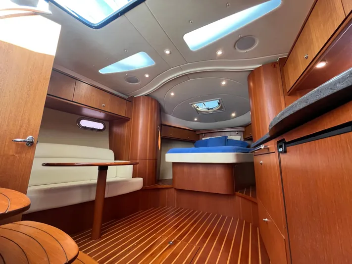 2009 Tiara 3500 Sovran Yacht Photos Pics 