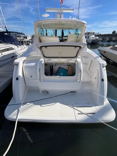 2009 Tiara 3500 Sovran Yacht Photos Pics 