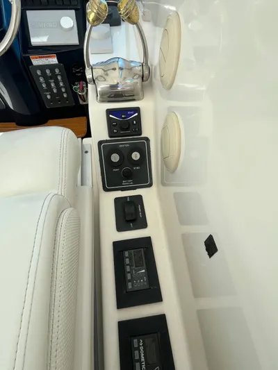 2009 Tiara 3500 Sovran Yacht Photos Pics 