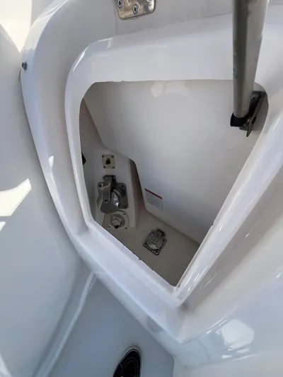 2009 Tiara 3500 Sovran Yacht Photos Pics 