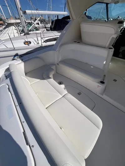 2009 Tiara 3500 Sovran Yacht Photos Pics 