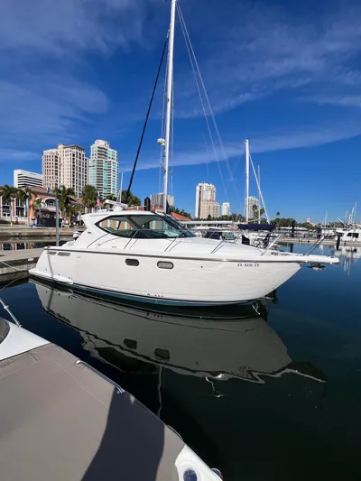 2009 Tiara 3500 Sovran Yacht Photos Pics 