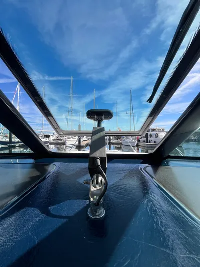 2009 Tiara 3500 Sovran Yacht Photos Pics 