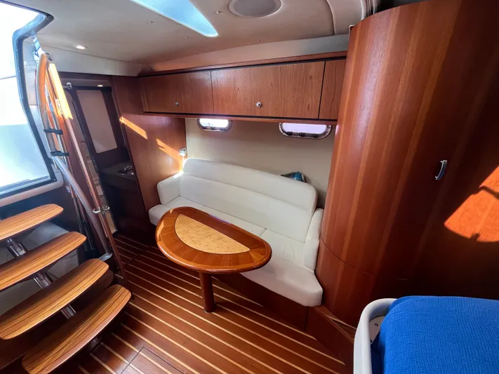 2009 Tiara 3500 Sovran Yacht Photos Pics 