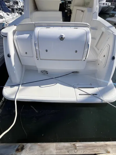 2009 Tiara 3500 Sovran Yacht Photos Pics 