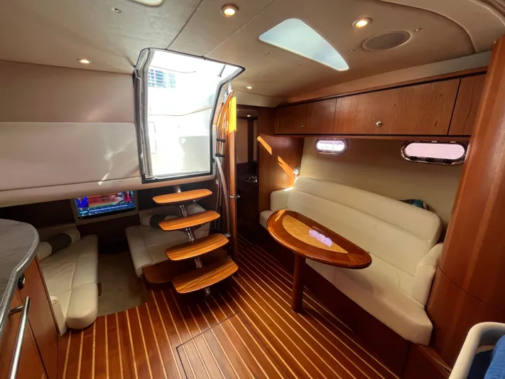 2009 Tiara 3500 Sovran Yacht Photos Pics 