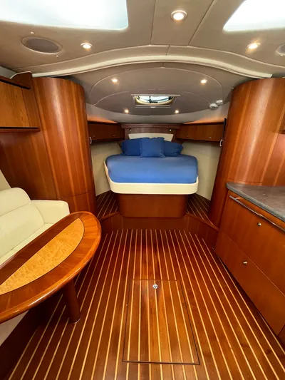 2009 Tiara 3500 Sovran Yacht Photos Pics 