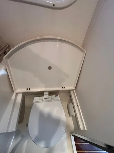 2009 Tiara 3500 Sovran Yacht Photos Pics 