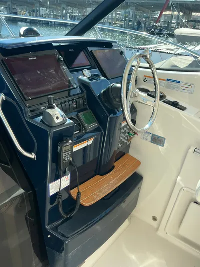 2009 Tiara 3500 Sovran Yacht Photos Pics 