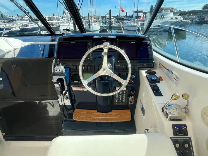 2009 Tiara 3500 Sovran Yacht Photos Pics 