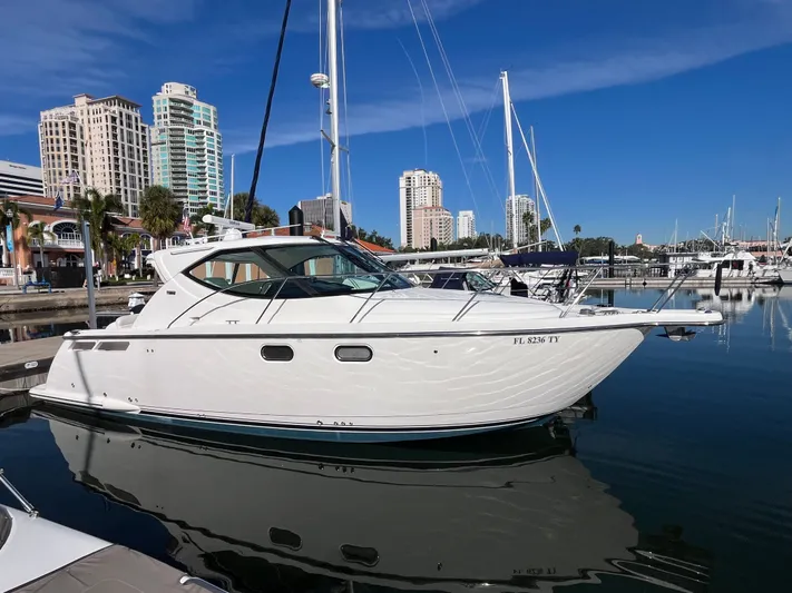 2009 Tiara 3500 Sovran Yacht Photos Pics 