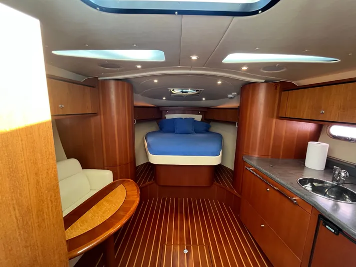 2009 Tiara 3500 Sovran Yacht Photos Pics 